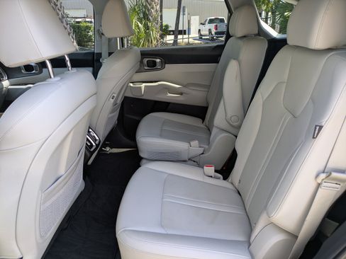 Certified 2024 Kia Sorento X-Line EX AWD/4WD image 12