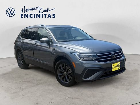 Certified 2023 Volkswagen Tiguan SE w/ Panoramic Sunroof Package FWD image 7
