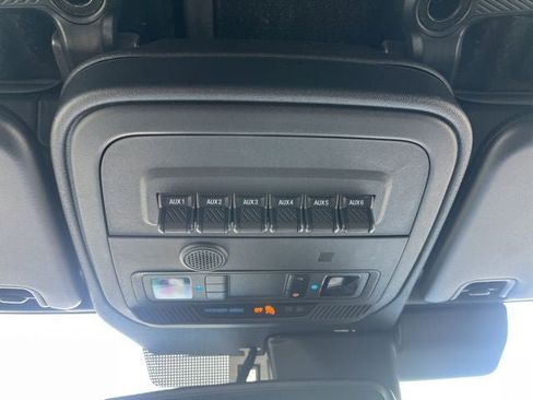 Certified 2025 Ford Bronco Badlands w/ Sasquatch Package AWD/4WD image 39