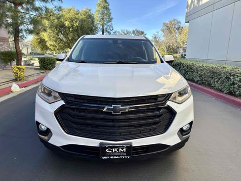 Used 2018 Chevrolet Traverse LT w/ LPO, Black Accent Package FWD image 6