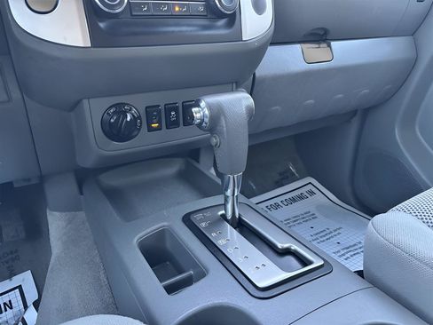 Used 2018 Nissan Frontier SV w/ Value Truck Package AWD/4WD image 18