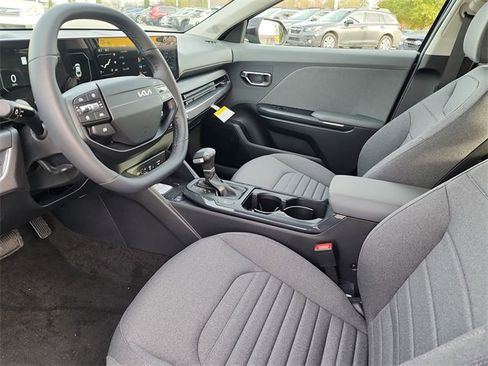 New 2025 Kia K4 EX image 11