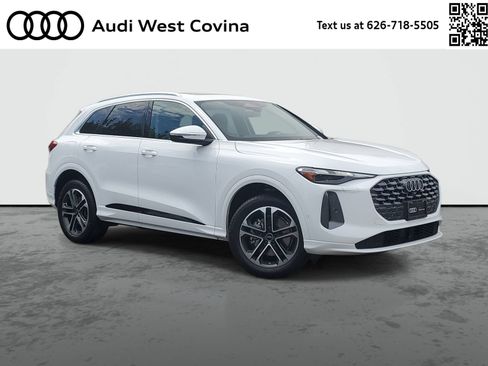 Used 2025 Audi Q5 Premium w/ Convenience Package AWD/4WD image 1