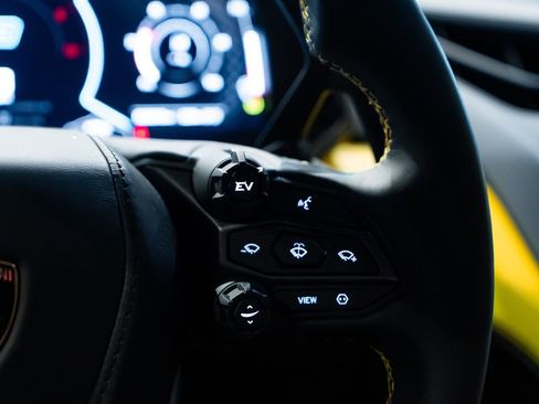Used 2026 Lamborghini Revuelto AWD/4WD image 39