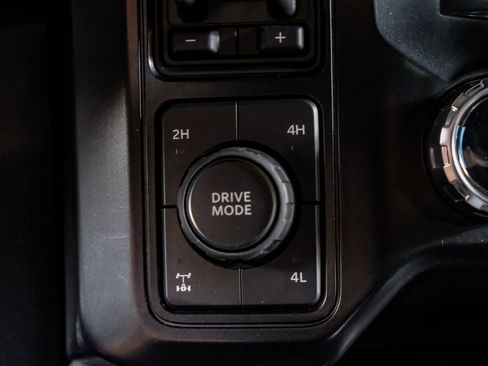 Used 2025 Ford F250 Platinum AWD/4WD image 26