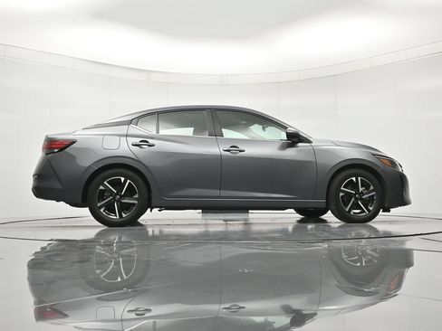 Used 2024 Nissan Sentra SV FWD image 39