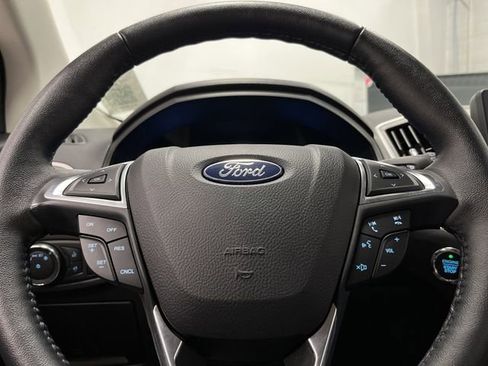 Used 2022 Ford Edge SEL w/ Convenience Package image 18