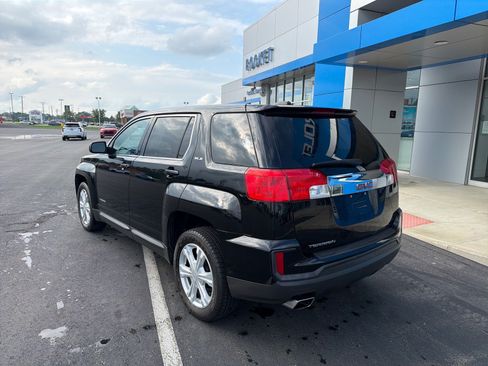 Used 2017 GMC Terrain SLE FWD image 2
