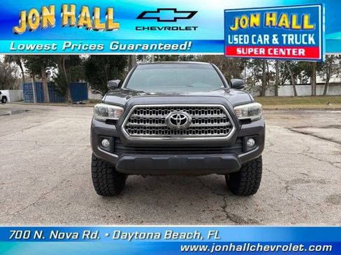 Used 2017 Toyota Tacoma TRD Off-Road w/ Premium & Technology Package image 18