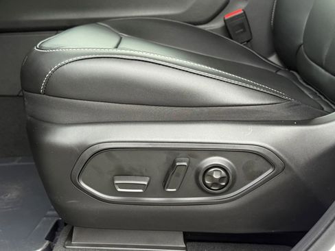 New 2025 Jeep Grand Cherokee L Limited w/ Luxury Tech Group II image 21