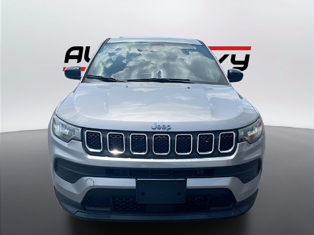 Used 2023 Jeep Compass Sport AWD/4WD image 2