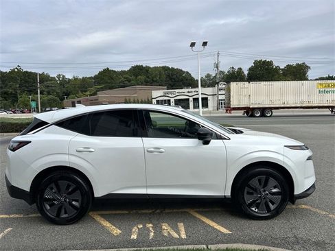 Certified 2025 Nissan Murano SL image 9