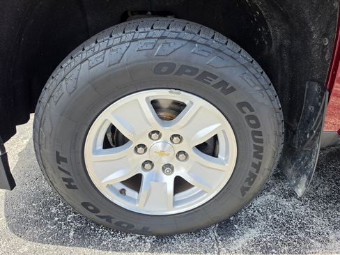 Used 2015 Chevrolet Silverado 1500 LT w/ LT Convenience Package AWD/4WD image 13