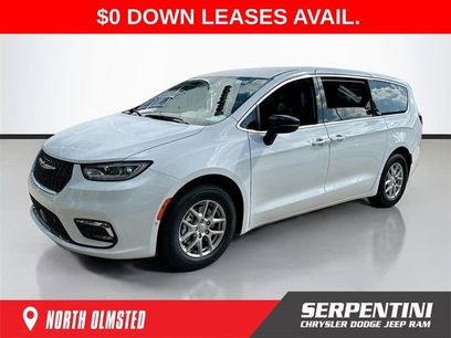 New 2026 Chrysler Pacifica Select