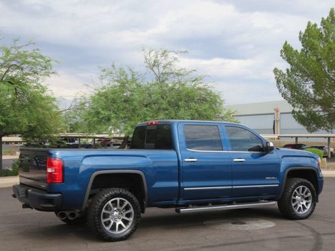 Used 2015 GMC Sierra 1500 Denali w/ Driver Alert Package AWD/4WD image 6