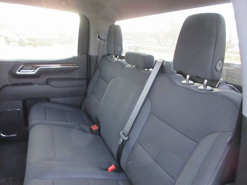 New 2026 GMC Sierra 1500 SLE image 15