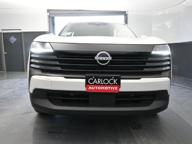 Used 2025 Nissan Kicks SV AWD/4WD image 15