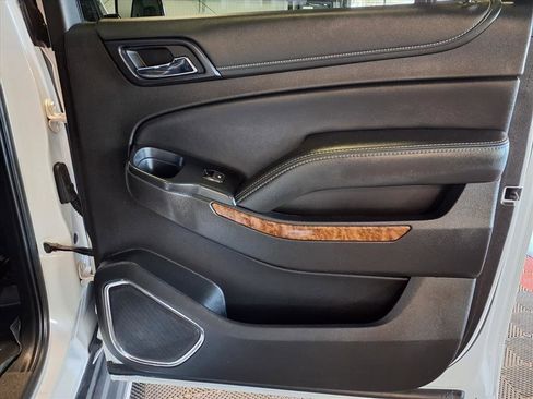 Used 2018 Chevrolet Suburban Premier image 13