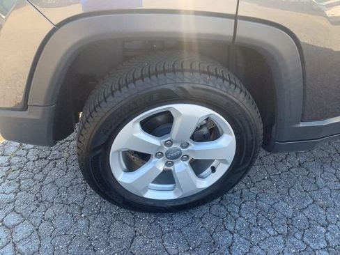 Used 2021 Jeep Compass Latitude w/ Convenience Group AWD/4WD image 38