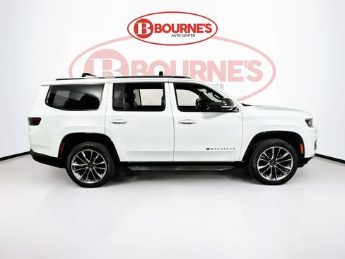 Used 2024 Jeep Wagoneer Series II w/ Premium Group I AWD/4WD image 13