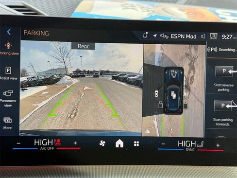 Used 2025 BMW X1 xDrive28i w/ Premium Package image 18