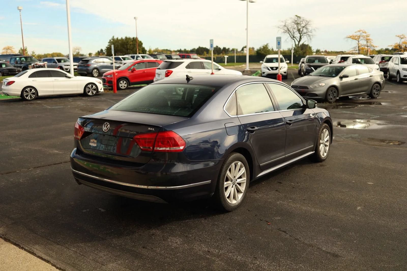 Used 2013 Volkswagen Passat 2.5 SEL Premium FWD image 5