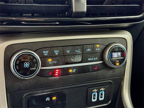 Used 2020 Ford EcoSport Titanium image 26