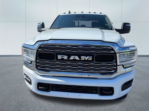 Used 2024 RAM 3500 Limited AWD/4WD image 12