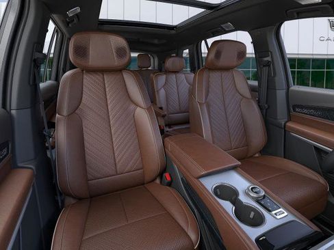 New 2026 Cadillac Vistiq Platinum image 16