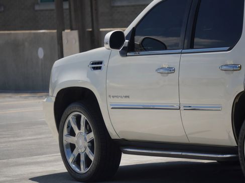 Used 2008 Cadillac Escalade AWD image 10