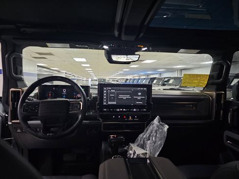 Used 2024 GMC Hummer EV 3X w/ LPO, Cargo Utility Package image 9