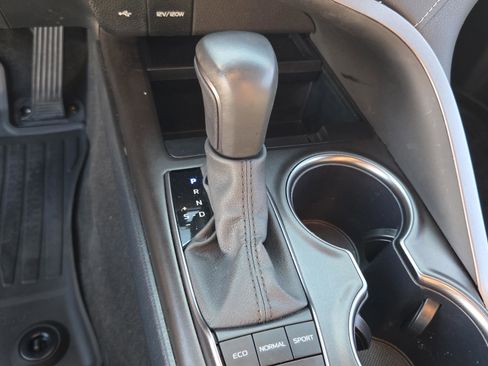 Used 2024 Toyota Camry SE image 21