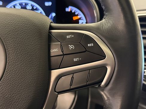 Used 2022 Jeep Grand Cherokee Limited AWD/4WD image 30