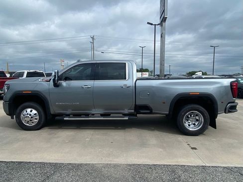 Used 2024 GMC Sierra 3500 Denali w/ Denali Reserve Package AWD/4WD image 2