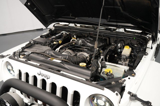 Used 2014 Jeep Wrangler Unlimited Rubicon w/ Connectivity Group AWD/4WD image 56