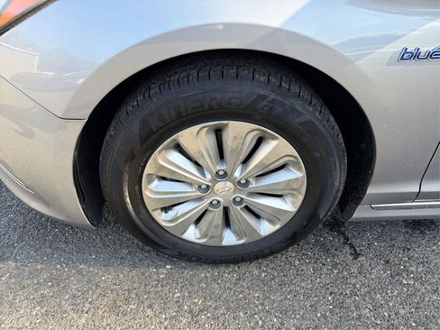 Used 2016 Hyundai Sonata SE FWD image 16