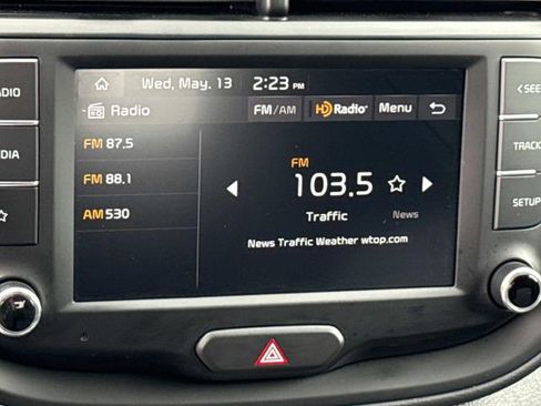 Used 2025 Kia Soul LX w/ LX Technology Package FWD image 19