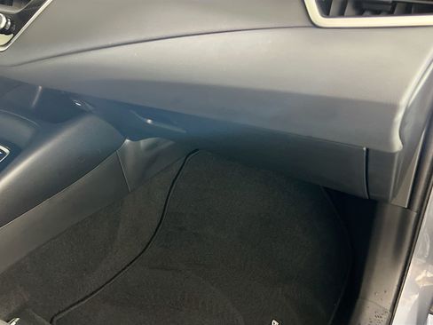 Used 2025 Toyota Corolla LE FWD image 33