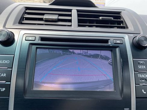 Used 2014 Toyota Camry SE FWD image 27
