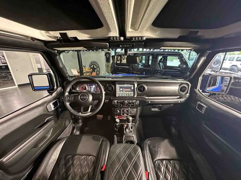 Used 2022 Jeep Wrangler Unlimited Rubicon w/ Xtreme Recon 35" Tire Package image 26