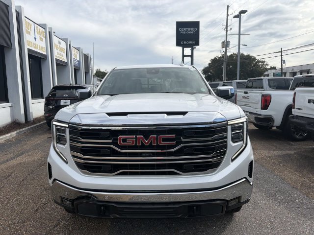 Used 2023 GMC Sierra 1500 SLT w/ SLT Premium Plus Package AWD/4WD image 2