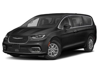 Used 2024 Chrysler Pacifica Touring-L