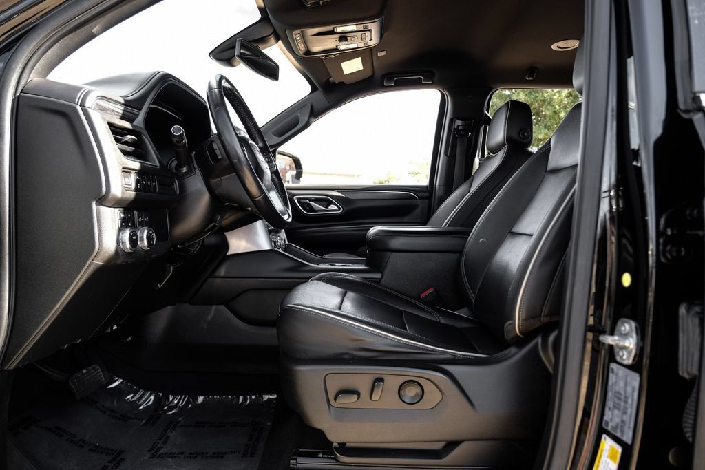 Used 2022 GMC Yukon XL SLT AWD/4WD image 3