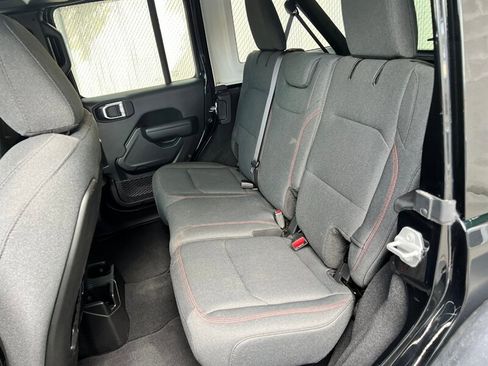 Used 2025 Jeep Wrangler Unlimited Rubicon image 20