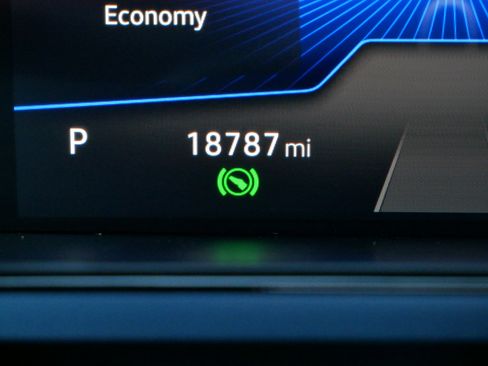 Used 2024 Volkswagen Taos SE w/ Panoramic Sunroof Package image 22