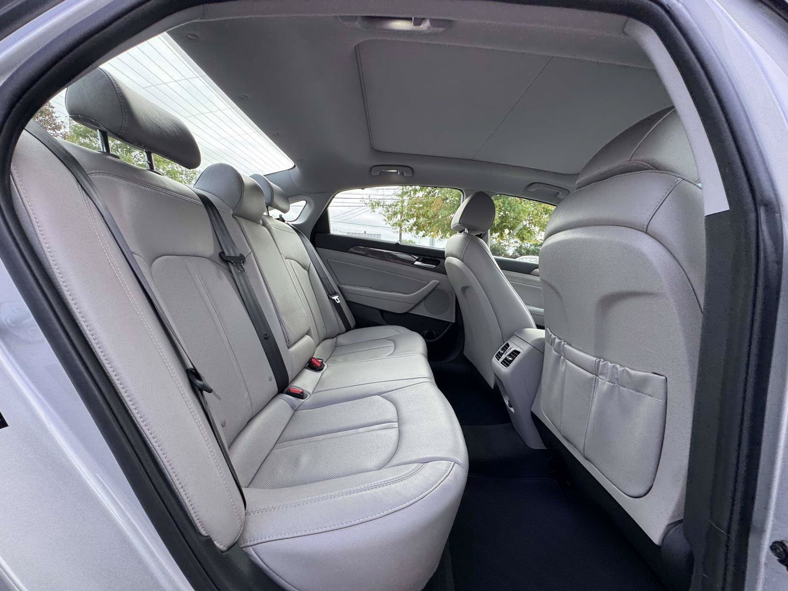 Used 2019 Hyundai Sonata Limited w/ Ultimate Package 04 FWD image 10