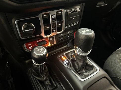 Used 2025 Jeep Wrangler Unlimited Sport S 4xe AWD/4WD image 21