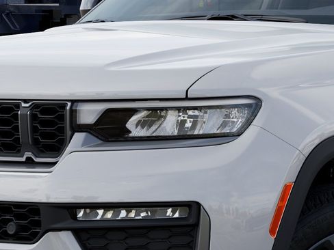 New 2026 Jeep Grand Cherokee L Limited AWD/4WD image 6