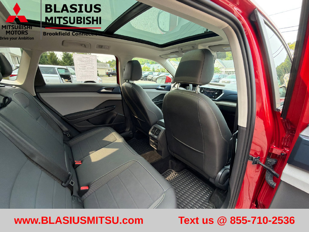 Used 2024 Volkswagen Taos SE w/ Panoramic Sunroof Package AWD/4WD image 42
