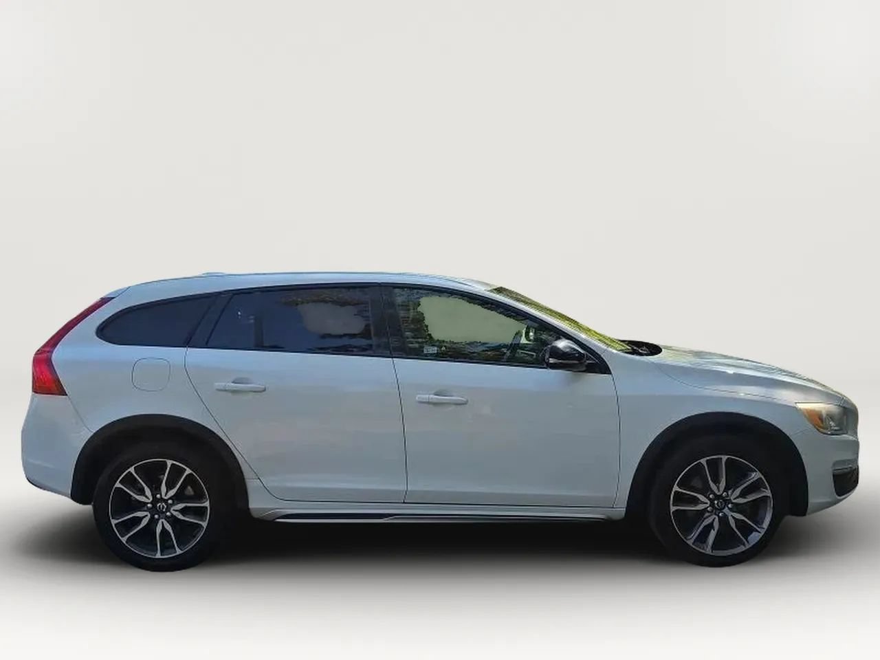 Used 2016 Volvo V60 T5 Cross Country w/ Protection Package AWD/4WD image 9
